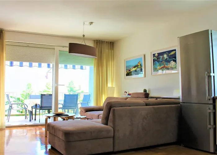 Adris Apartment - Private Parking