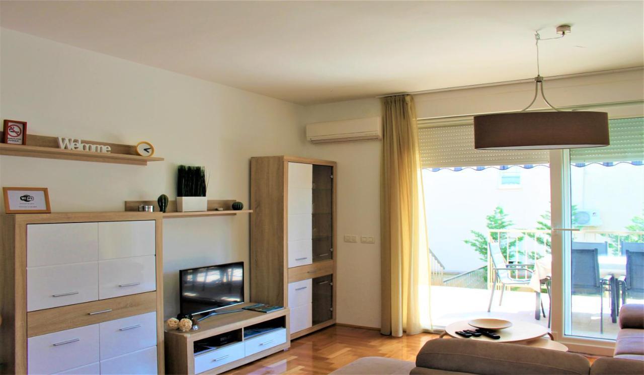 Adris - Private Parking Apartment *