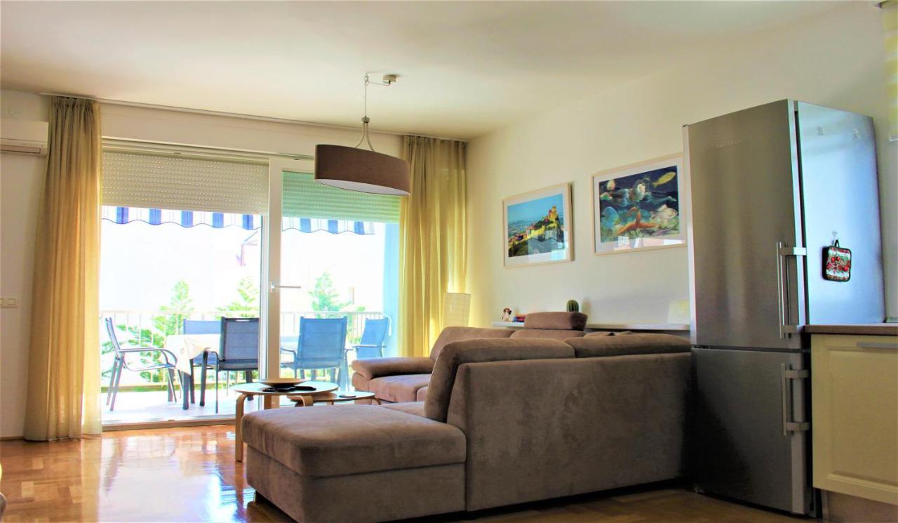 Adris - Private Parking Apartment *