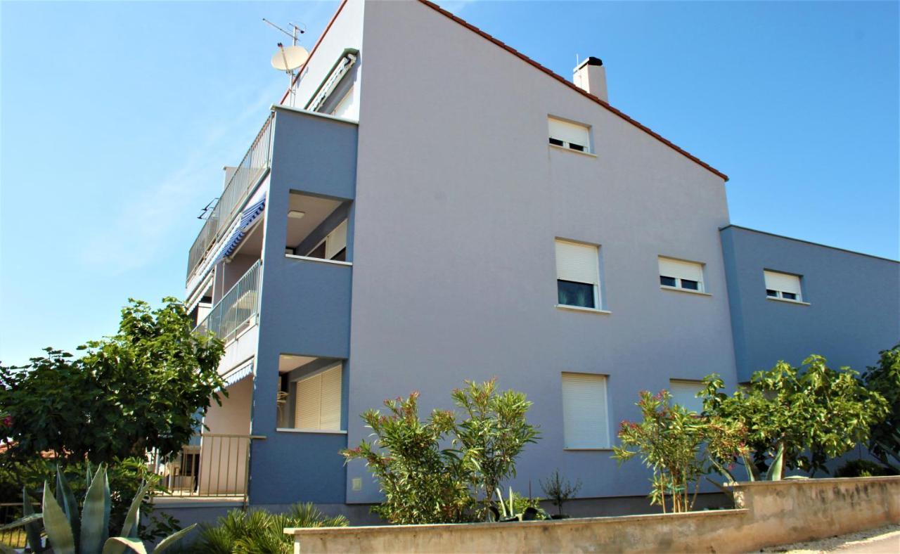 Adris - Private Parking Apartment Zadar